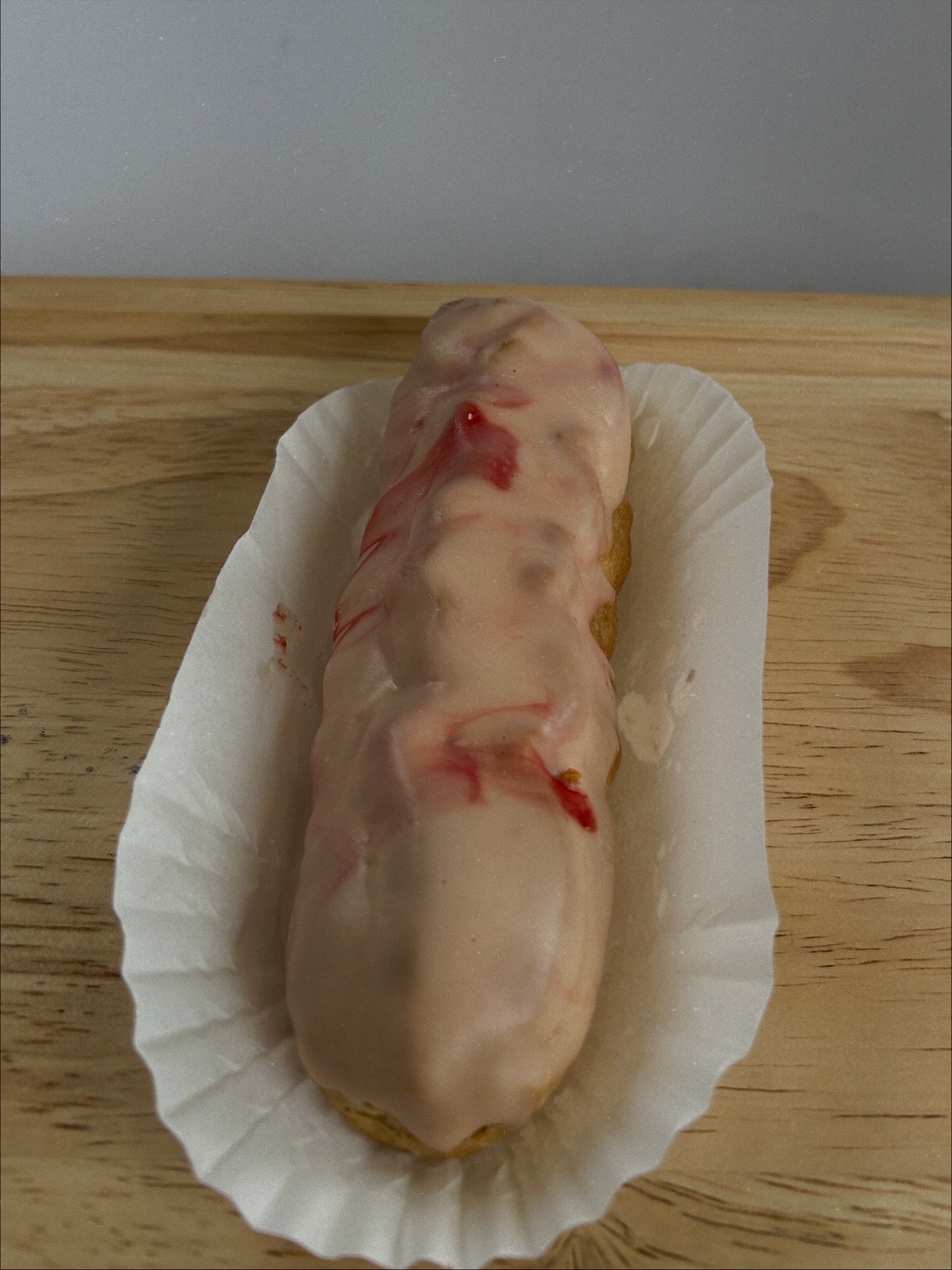 Ягодный эклер